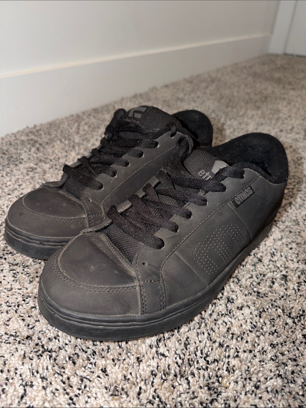Etnies Kingpin Black Skater Shoes Men's Size 9.5